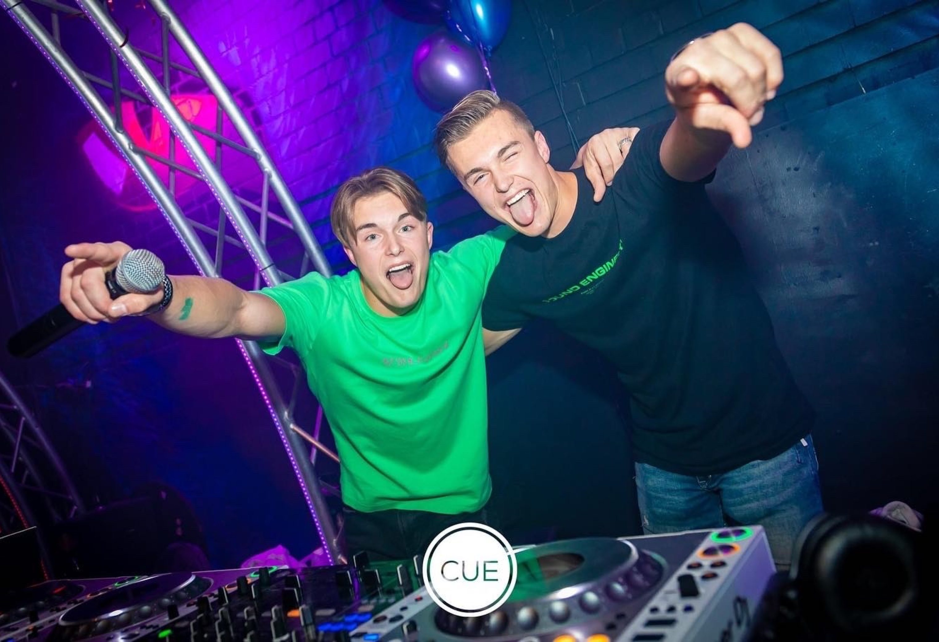 4F1BEA68-ABD6-4689-874A-64DF5F06C31D